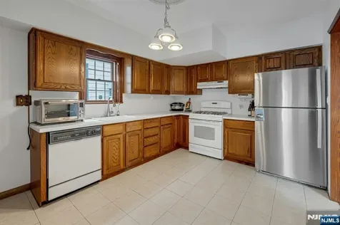 611 5th Avenue Lyndhurst NJ 07071