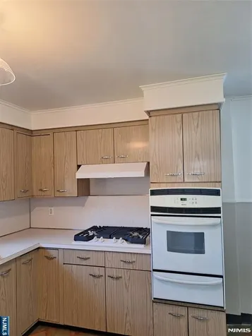 829 Elm Avenue Ridgefield NJ 07657