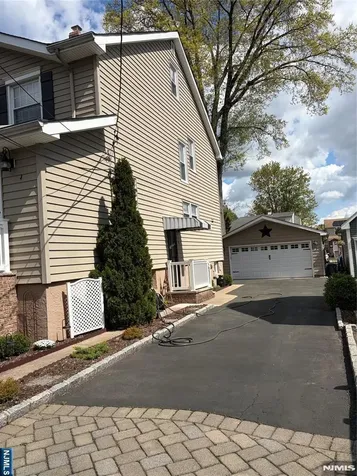 829 Elm Avenue Ridgefield NJ 07657