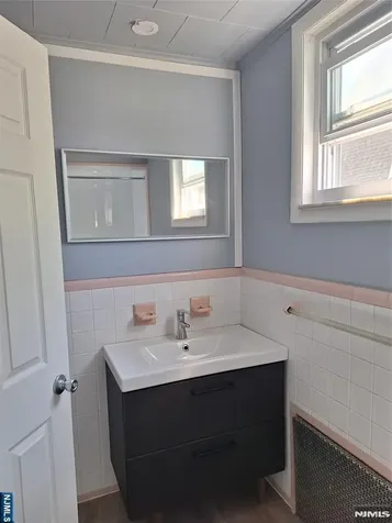 829 Elm Avenue Ridgefield NJ 07657