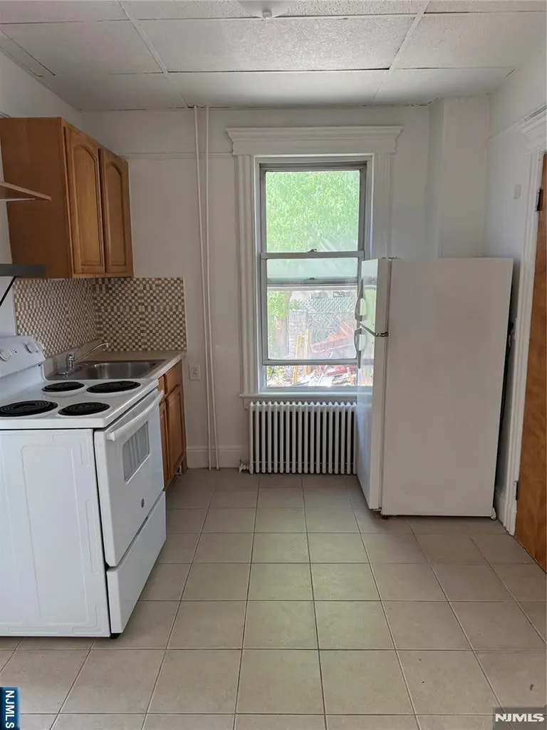 1650 John Street Fort Lee NJ 07024
