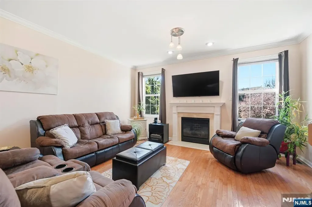 424 Hartford Drive Nutley NJ 07110