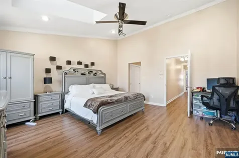 424 Hartford Drive Nutley NJ 07110