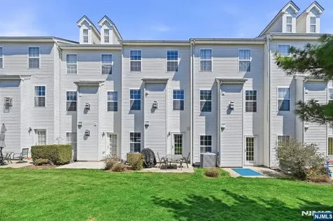 424 Hartford Drive Nutley NJ 07110