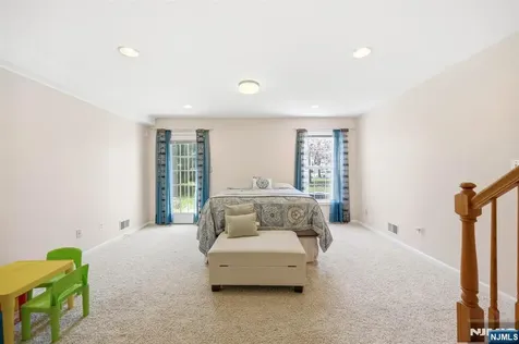 424 Hartford Drive Nutley NJ 07110