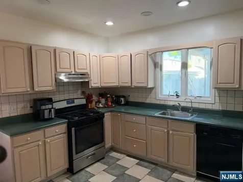312 Centre Avenue Secaucus NJ 07094