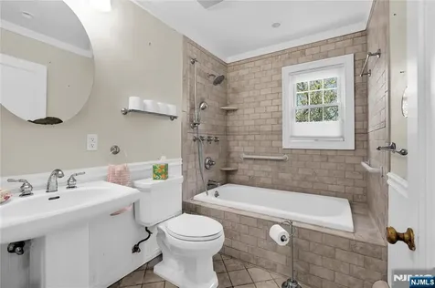 11 Meyer Place Pequannock Township NJ 07444