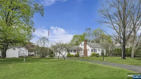 11 Meyer Place Pequannock Township NJ 07444