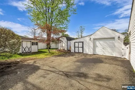 11 Meyer Place Pequannock Township NJ 07444
