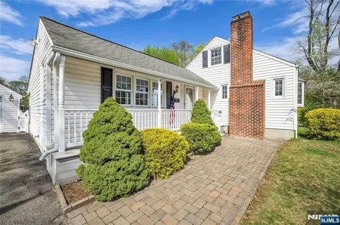 11 Meyer Place Pequannock Township NJ 07444