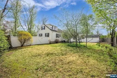 11 Meyer Place Pequannock Township NJ 07444