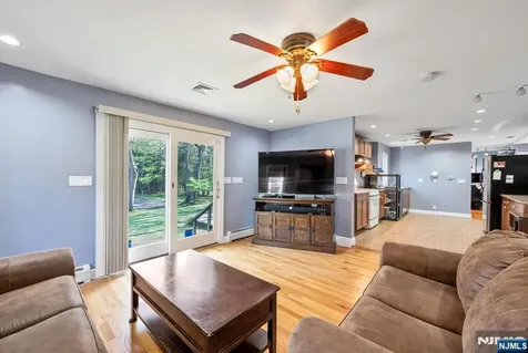 631 Montview Place River Vale NJ 07675