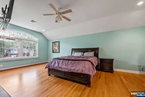 631 Montview Place River Vale NJ 07675