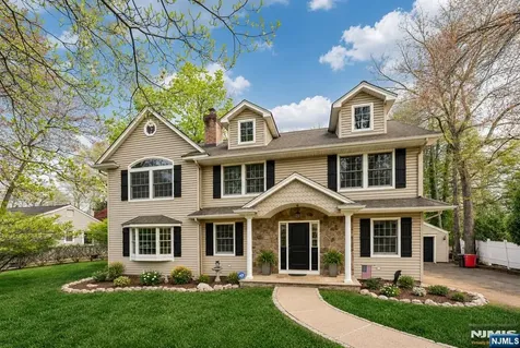 631 Montview Place River Vale NJ 07675