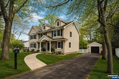 631 Montview Place River Vale NJ 07675
