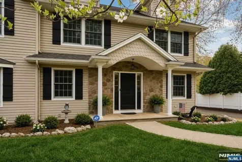 631 Montview Place River Vale NJ 07675