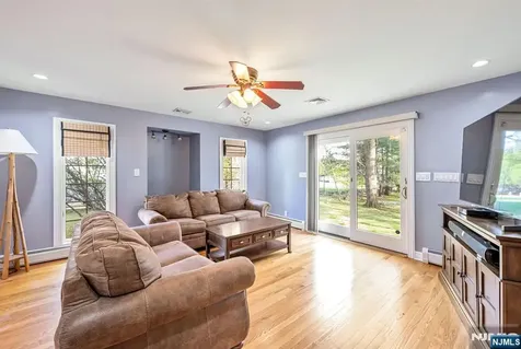 631 Montview Place River Vale NJ 07675