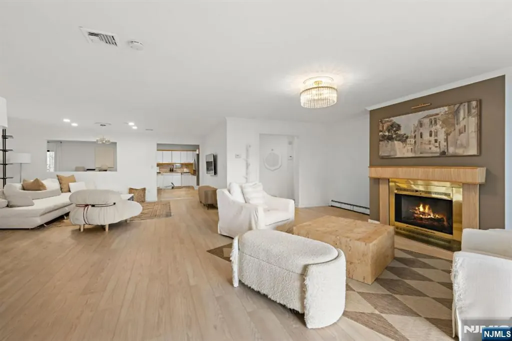 11A Riverview Circle North Bergen NJ 07047