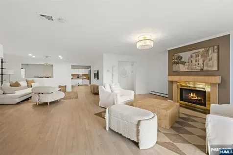 11A Riverview Circle North Bergen NJ 07047