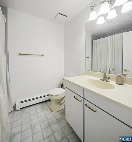 11A Riverview Circle North Bergen NJ 07047