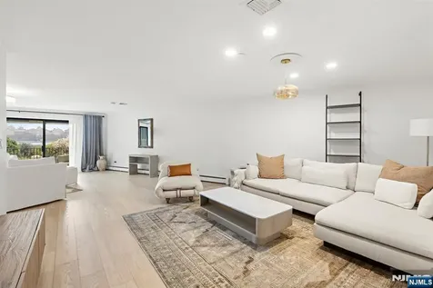 11A Riverview Circle North Bergen NJ 07047