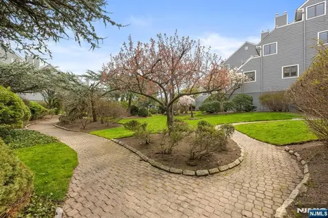 11A Riverview Circle North Bergen NJ 07047