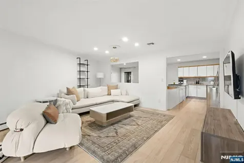 11A Riverview Circle North Bergen NJ 07047