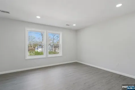 26 Hunterdon Road West Orange NJ 07052