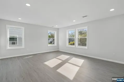 26 Hunterdon Road West Orange NJ 07052