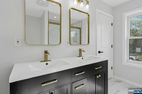 26 Hunterdon Road West Orange NJ 07052
