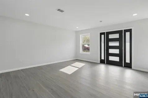26 Hunterdon Road West Orange NJ 07052