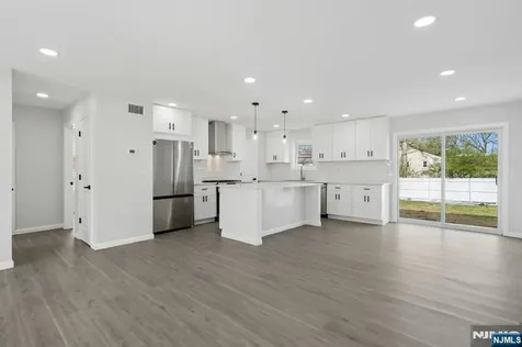26 Hunterdon Road West Orange NJ 07052