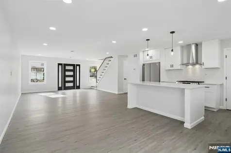 26 Hunterdon Road West Orange NJ 07052