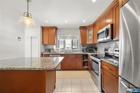 155 Zabriskie Place River Edge NJ 07661