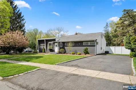 155 Zabriskie Place River Edge NJ 07661