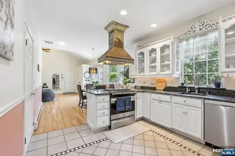 43 N Pleasant Avenue Ridgewood NJ 07450