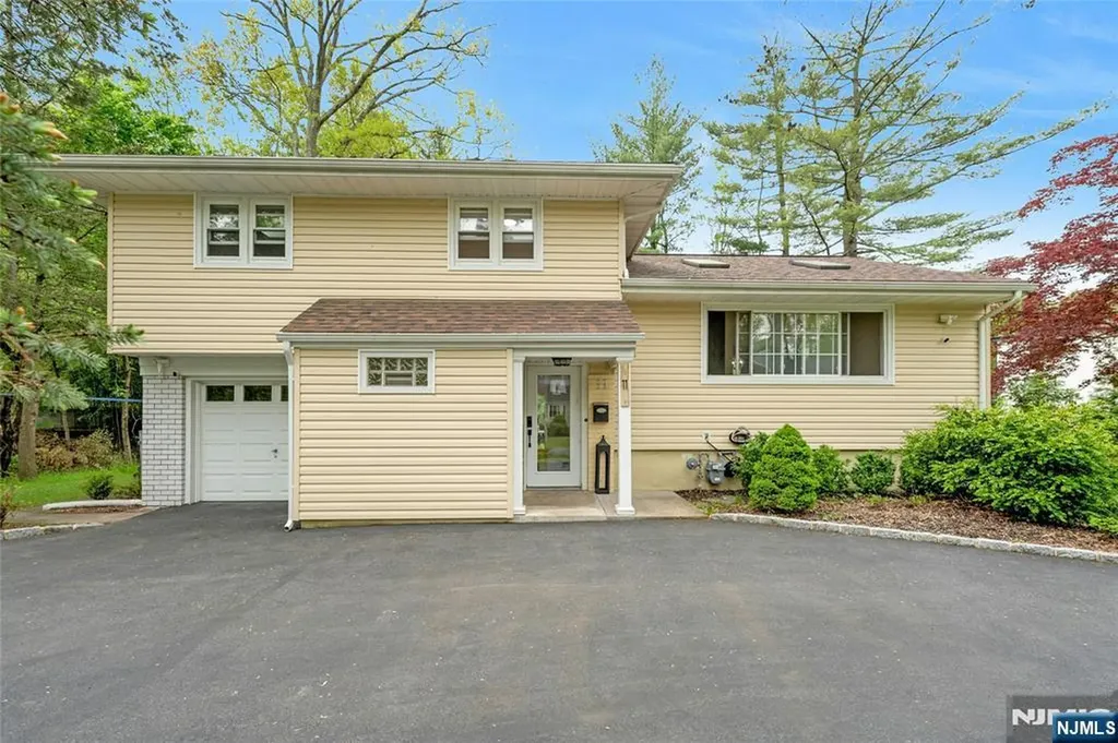 11 Meadow Street Demarest NJ 07627