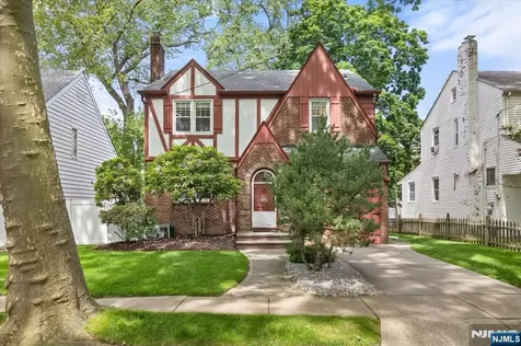 988 Richard Court Teaneck NJ 07666