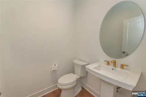15 Cinnamon Drive Upper Saddle River NJ 07458