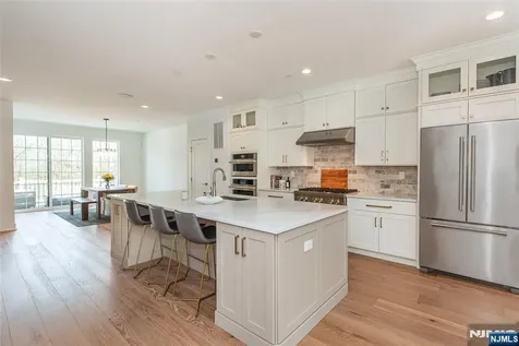 15 Cinnamon Drive Upper Saddle River NJ 07458