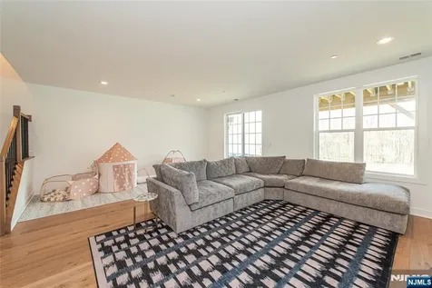 15 Cinnamon Drive Upper Saddle River NJ 07458