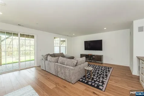 15 Cinnamon Drive Upper Saddle River NJ 07458