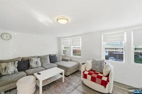 60 Westervelt Place Lodi NJ 07644