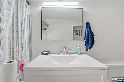 60 Westervelt Place Lodi NJ 07644