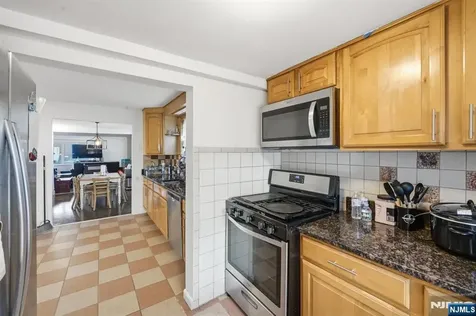 60 Westervelt Place Lodi NJ 07644