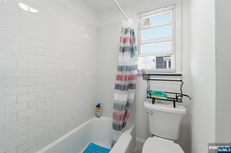 60 Westervelt Place Lodi NJ 07644