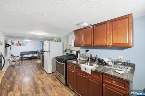 60 Westervelt Place Lodi NJ 07644