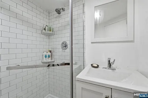 60 Westervelt Place Lodi NJ 07644