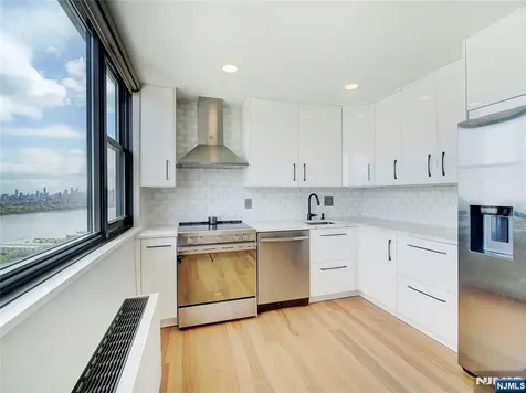 250 Gorge Road Cliffside Park NJ 07010
