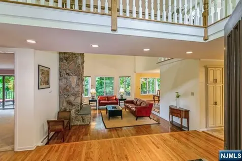 273 Wilson Drive Cresskill NJ 07626